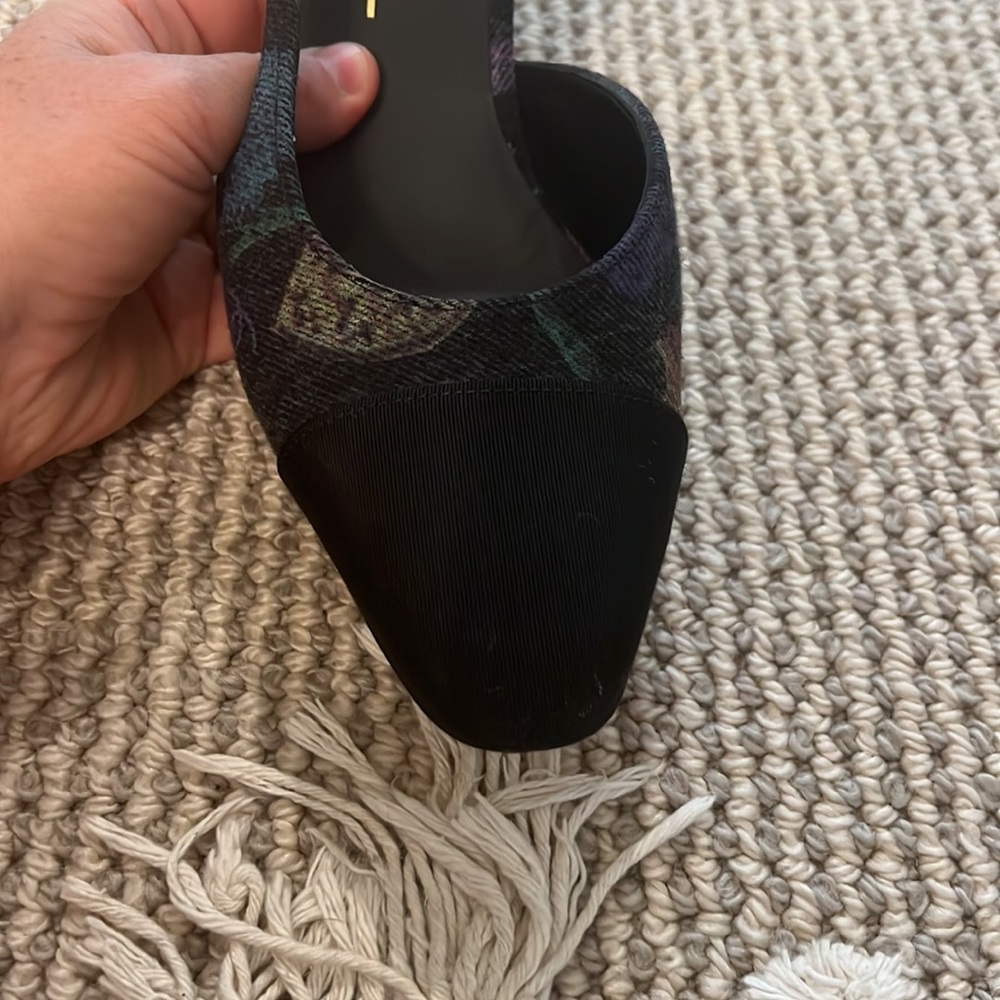 The Most Beautiful, Go With Everything Chanel Pump - image 3